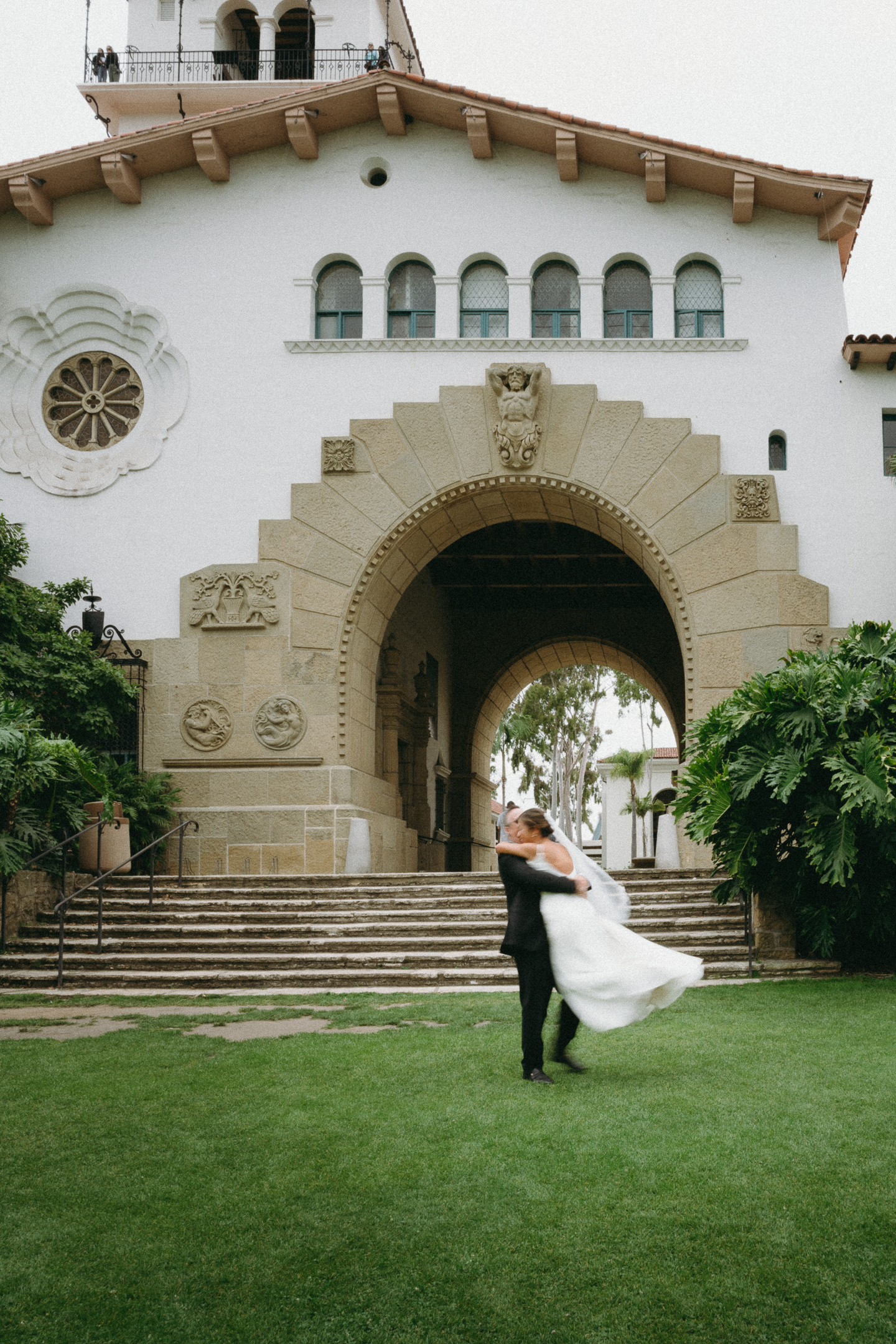 A couple outside the Santa Barbara courthouse